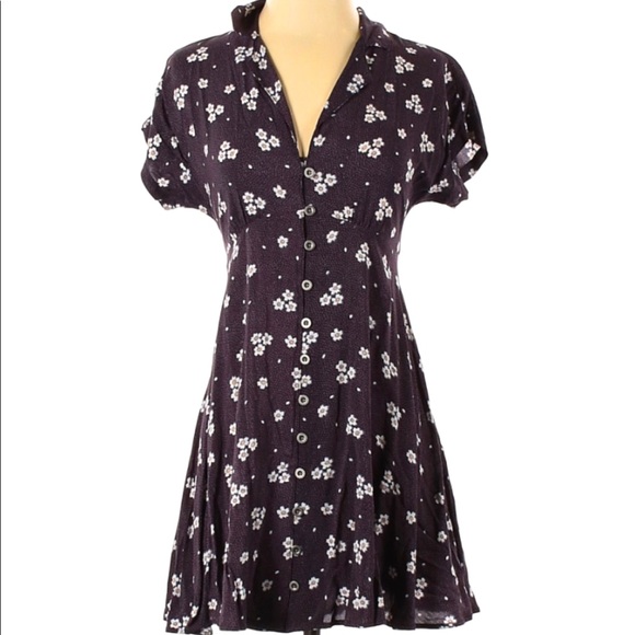 Kimchi Blue Dresses & Skirts - Kimchi Blue casual dress.